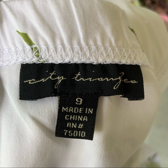 •City Triangles•Halter Floral Print Dress - Size 9 - Picture 2 of 8